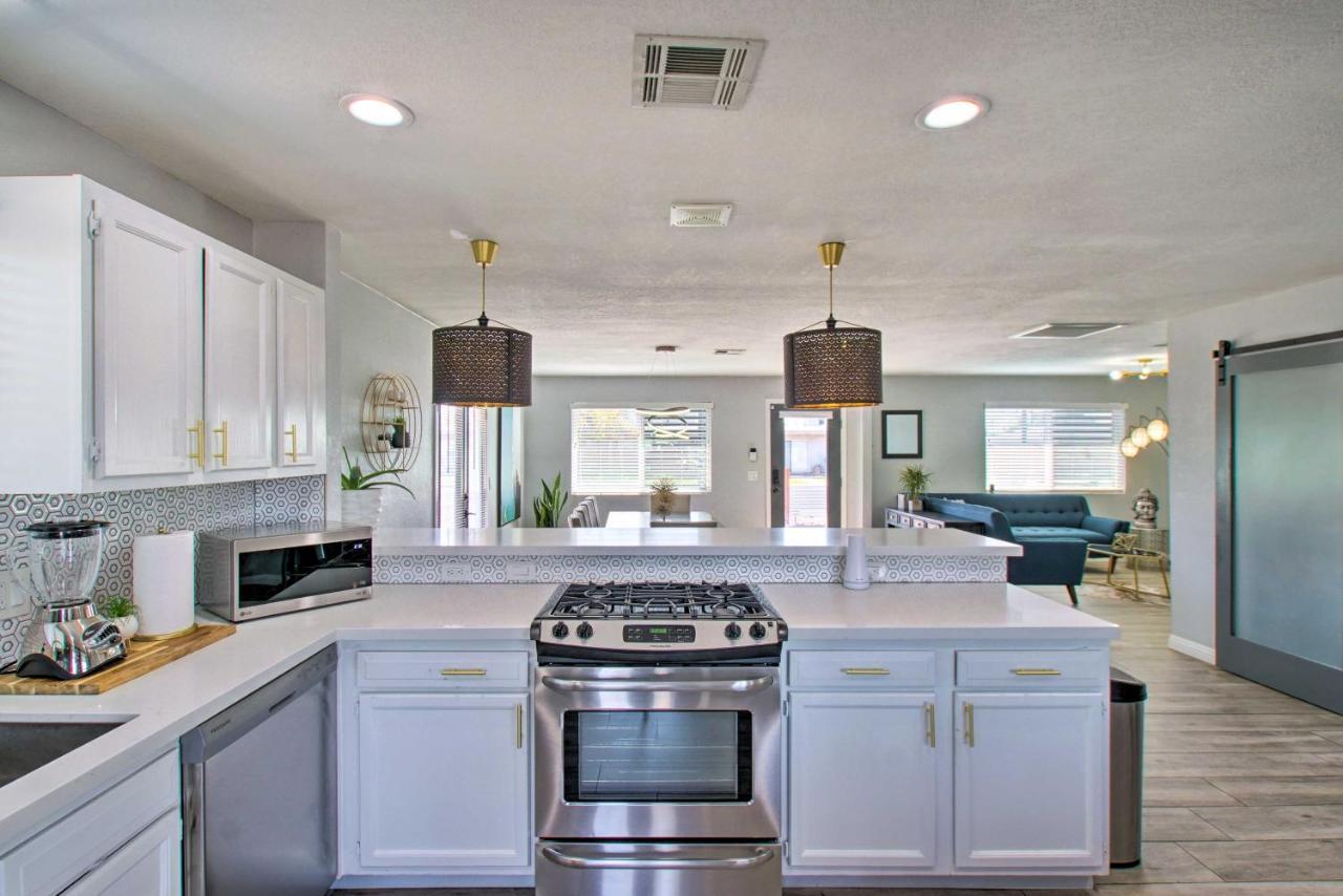Charming Phoenix Home With Patio About 3 Miles To Dtwn! エクステリア 写真