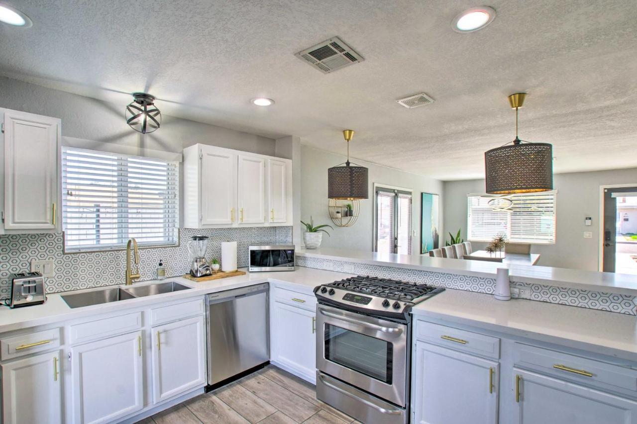 Charming Phoenix Home With Patio About 3 Miles To Dtwn! エクステリア 写真