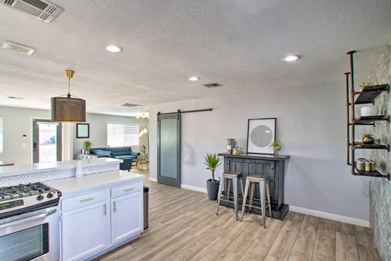 Charming Phoenix Home With Patio About 3 Miles To Dtwn! エクステリア 写真