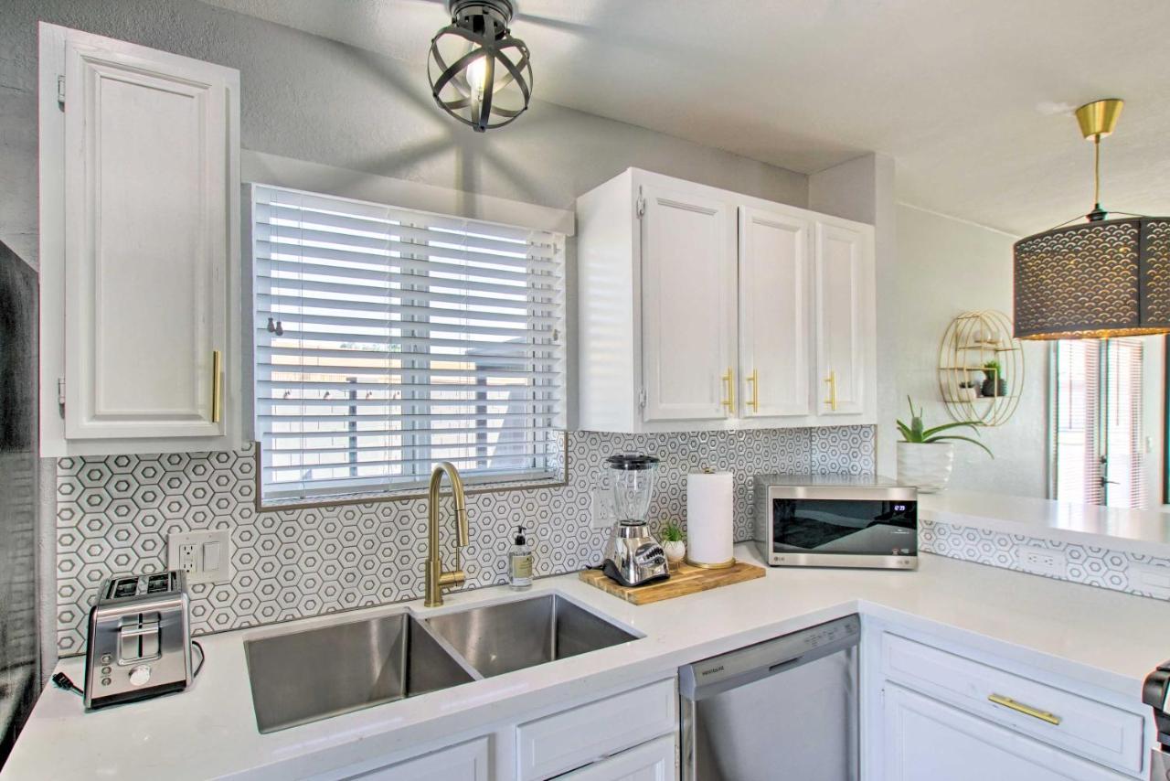 Charming Phoenix Home With Patio About 3 Miles To Dtwn! エクステリア 写真
