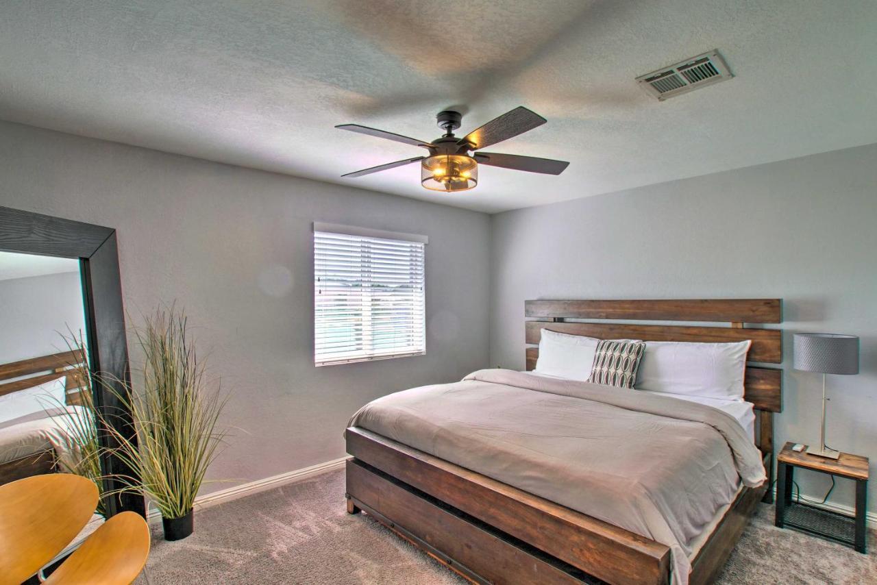 Charming Phoenix Home With Patio About 3 Miles To Dtwn! エクステリア 写真