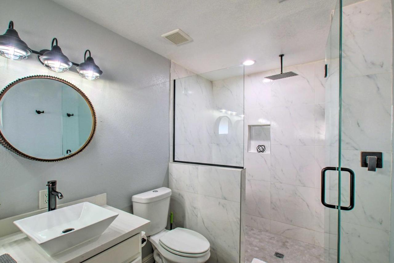 Charming Phoenix Home With Patio About 3 Miles To Dtwn! エクステリア 写真
