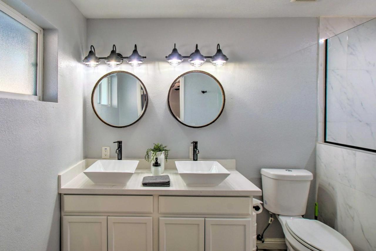 Charming Phoenix Home With Patio About 3 Miles To Dtwn! エクステリア 写真