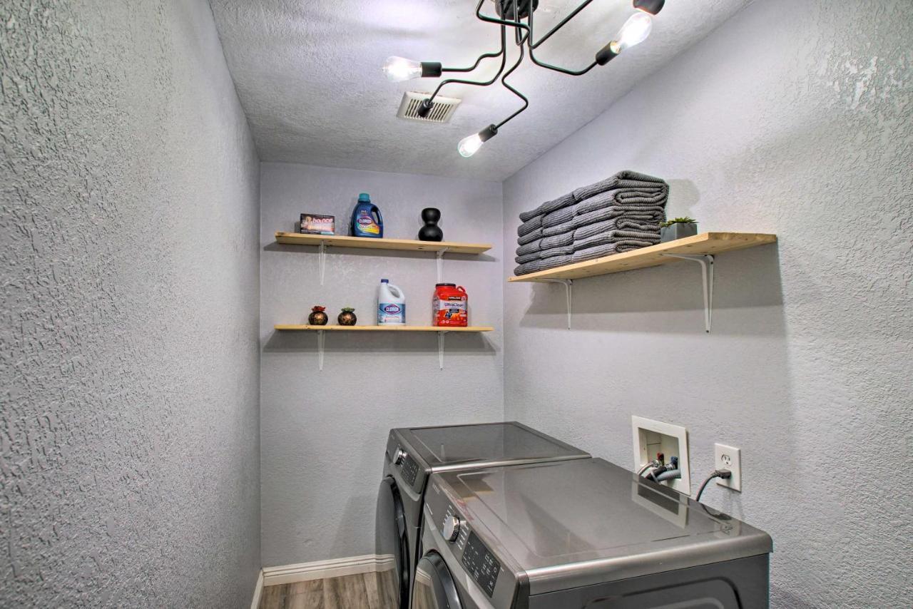 Charming Phoenix Home With Patio About 3 Miles To Dtwn! エクステリア 写真